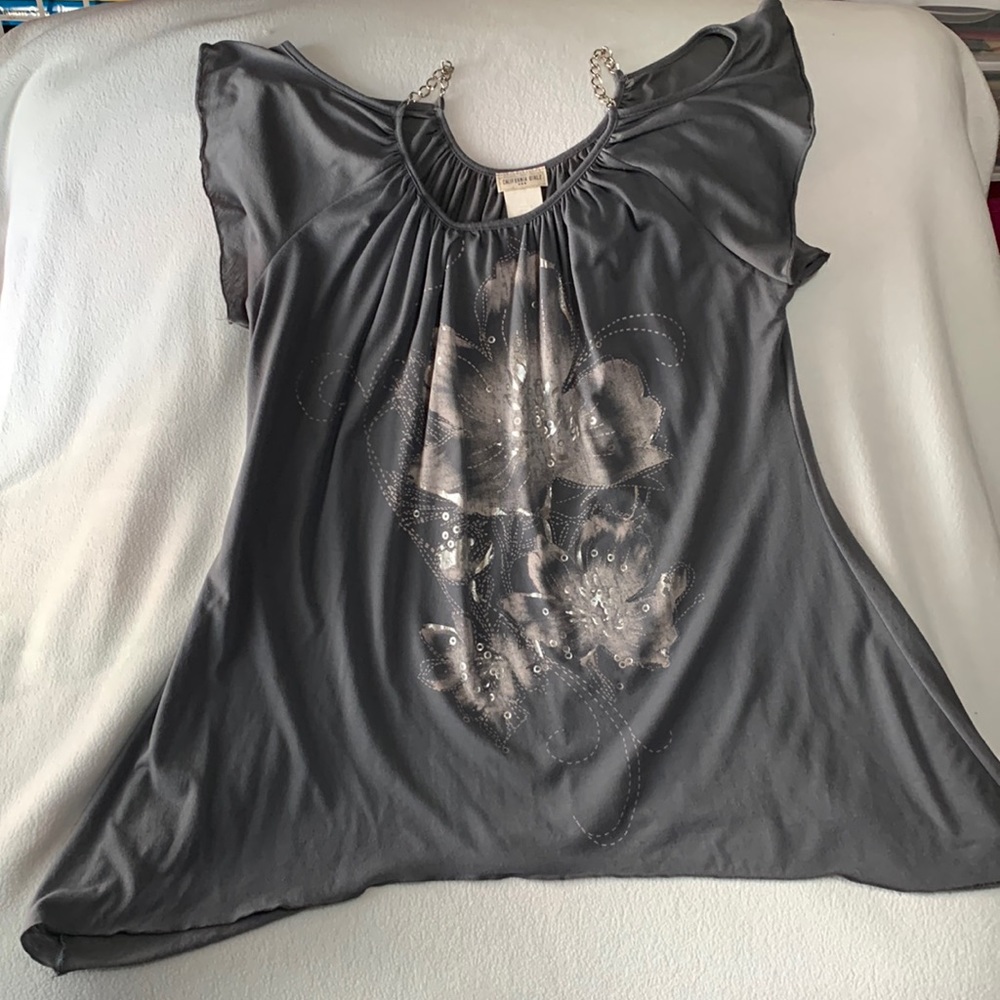 California girlz floral cold shoulder top with tapered bottom and chain straps.